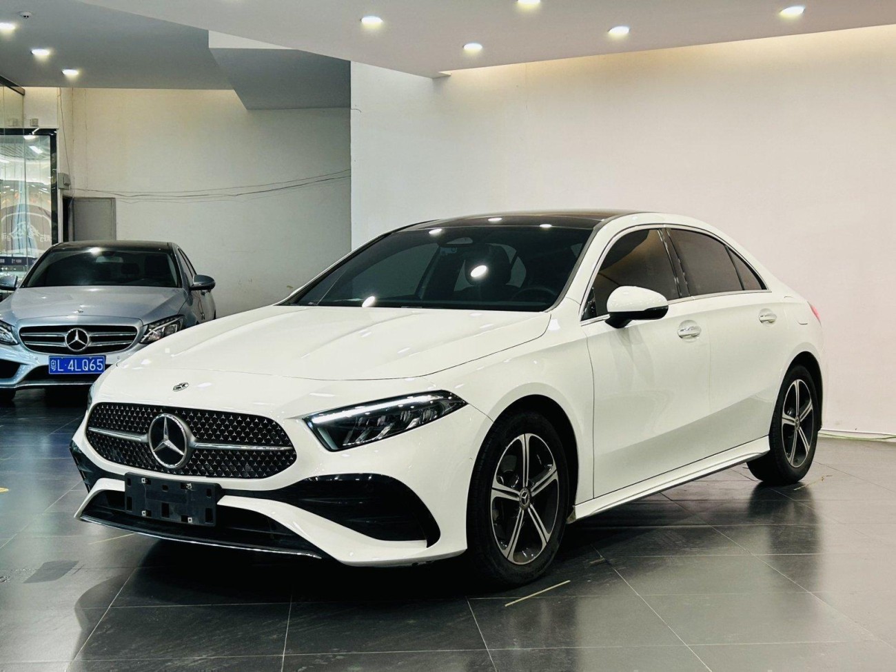 Mercedes-Benz A 200 L 2023