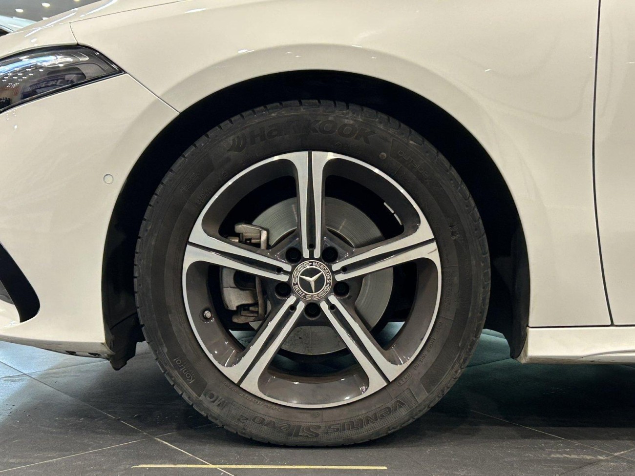 Mercedes-Benz A 200 L 2023