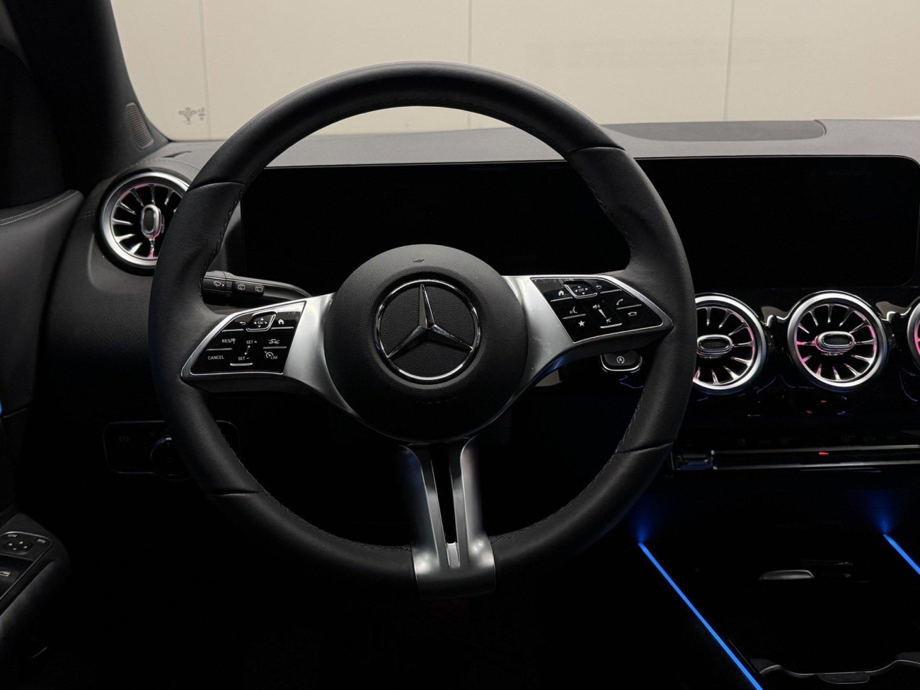 Mercedes-Benz GLA 200 2024