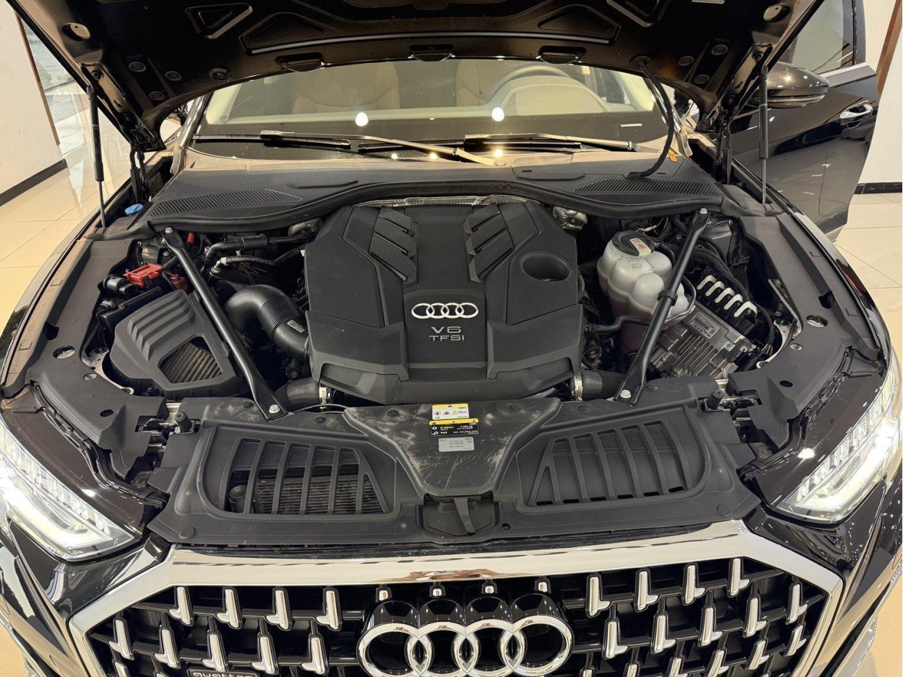 Audi A8L 50 TFSI 2024