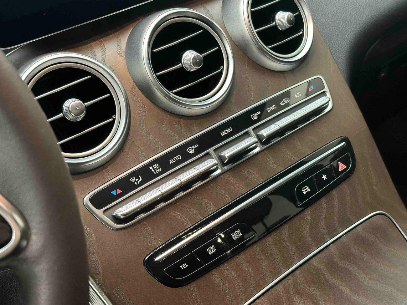 Mercedes-Benz GLC 260 L 2023