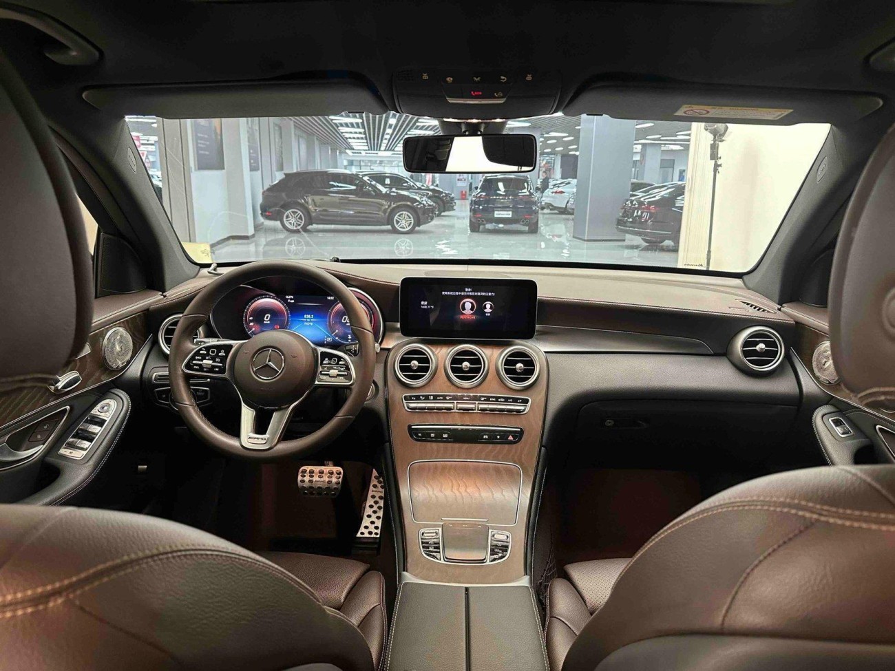 Mercedes-Benz GLC 260 L 2023