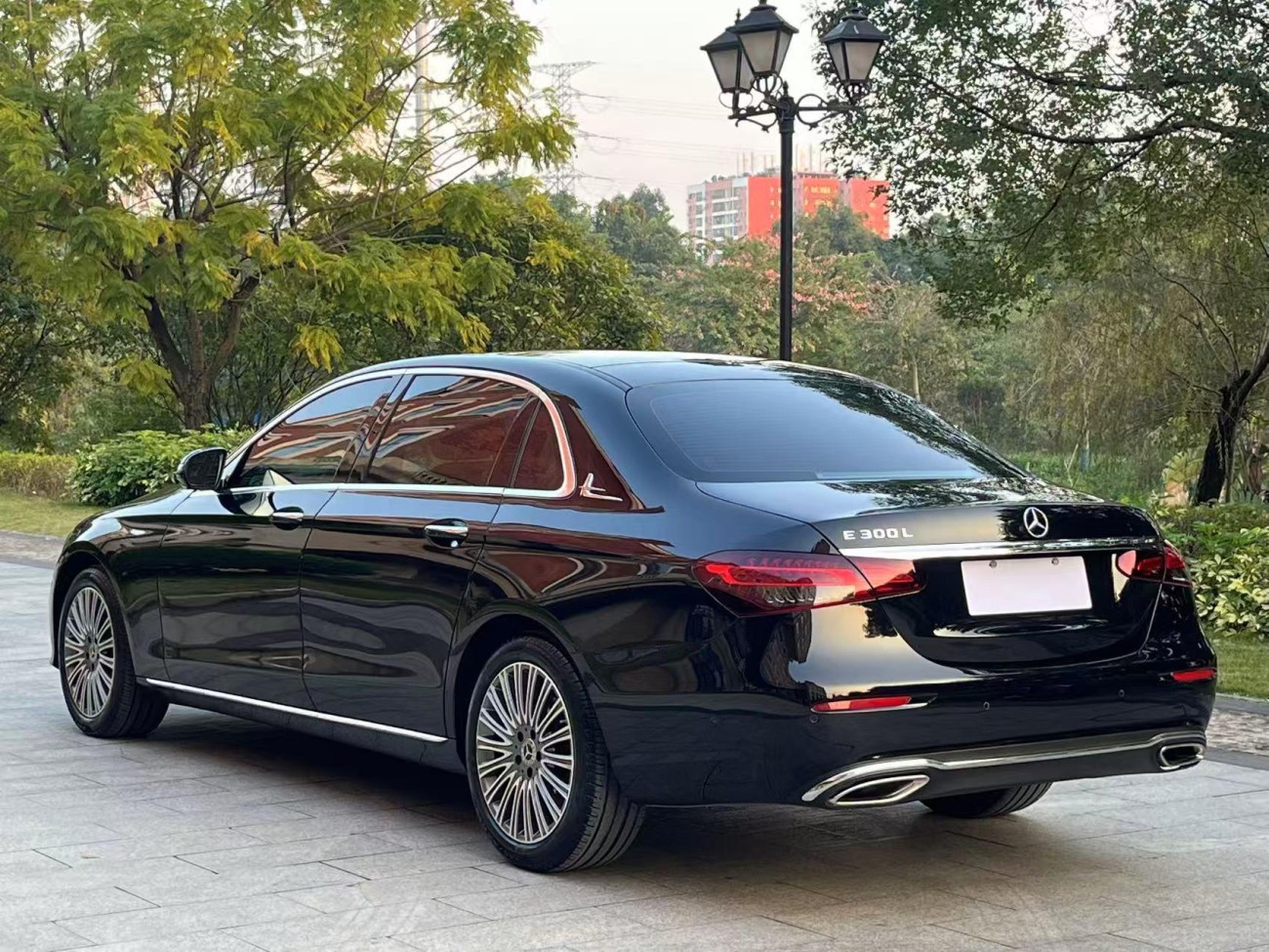 Mercedes-Benz E 300 L 2022