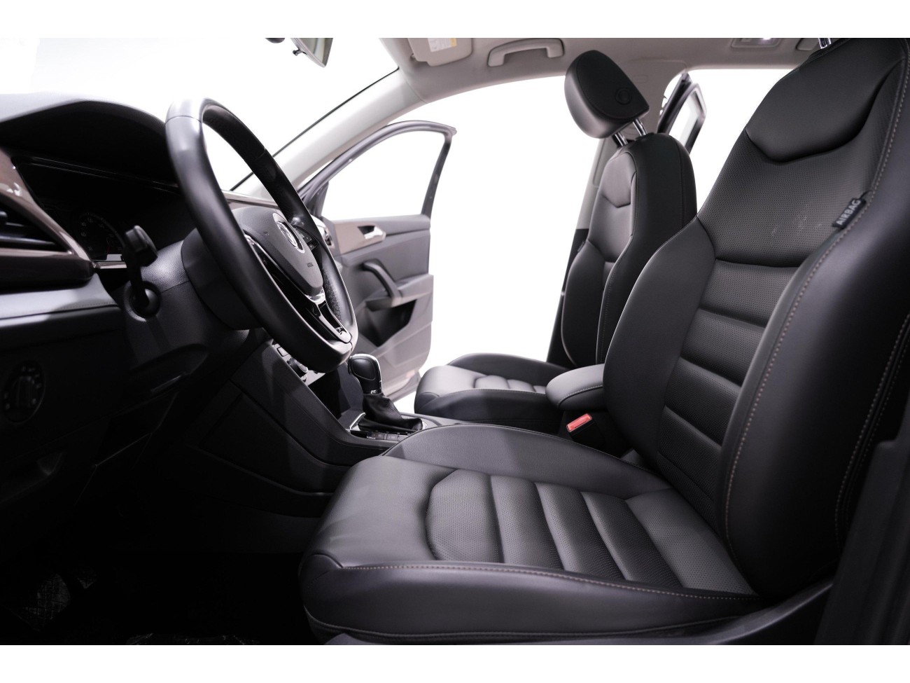 Volkswagen Tharu 2020