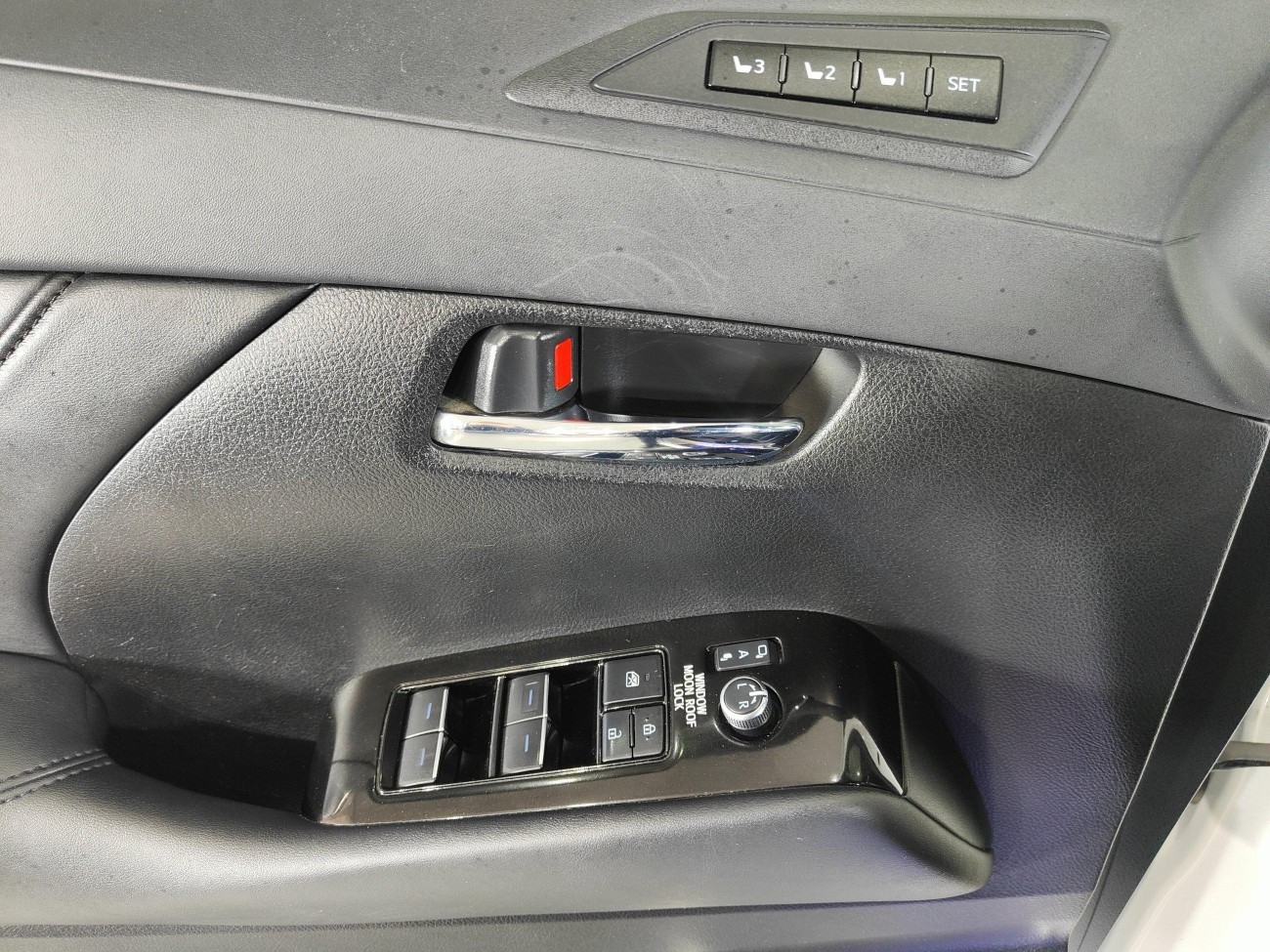 Toyota Vellfire 2023