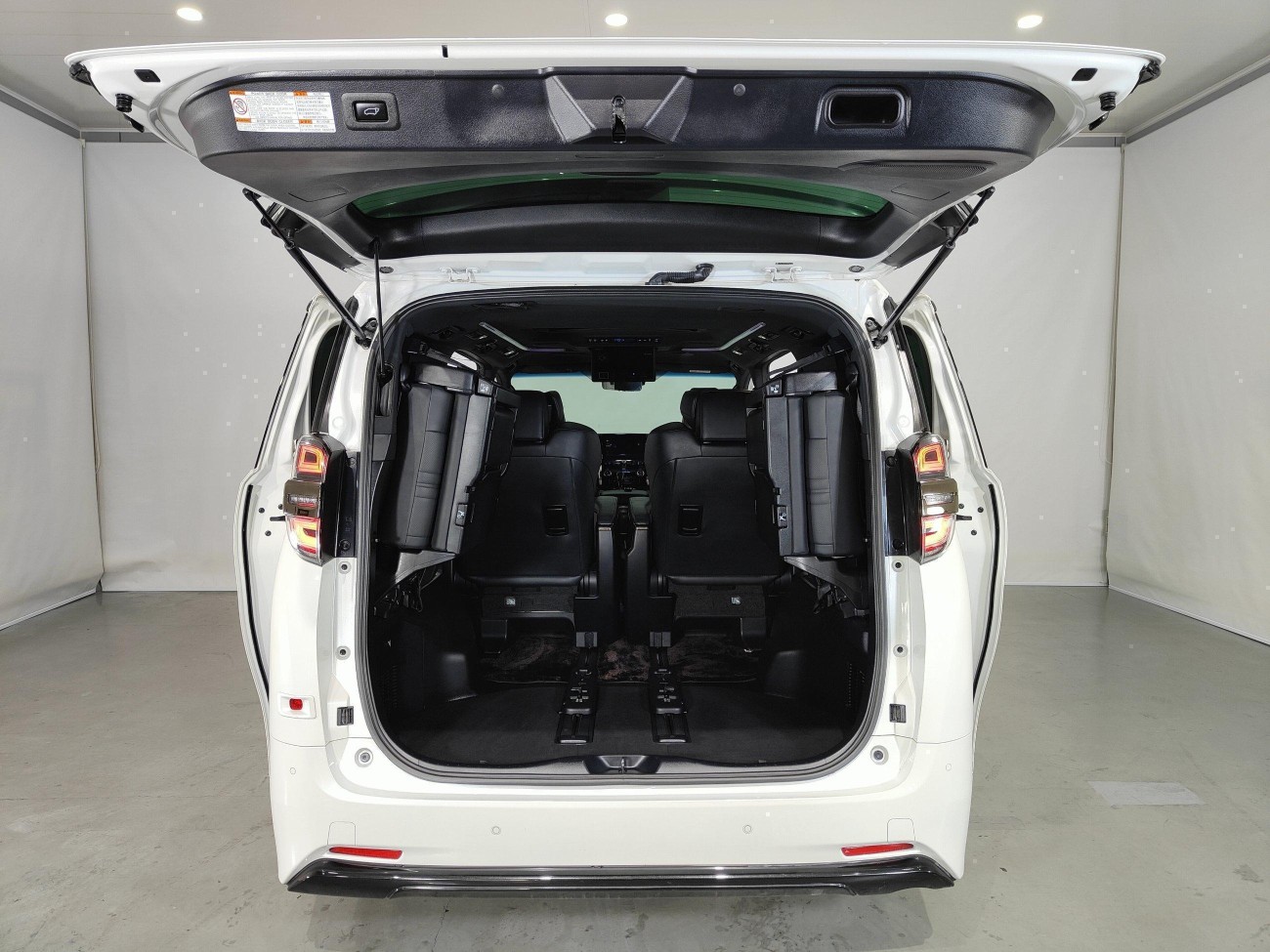 Toyota Vellfire 2023