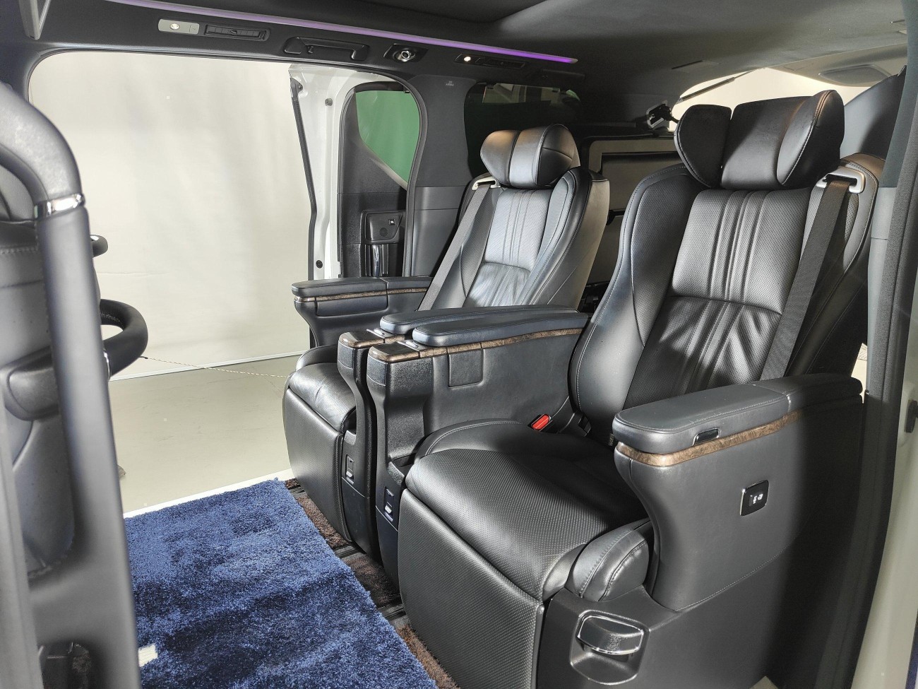 Toyota Vellfire 2023