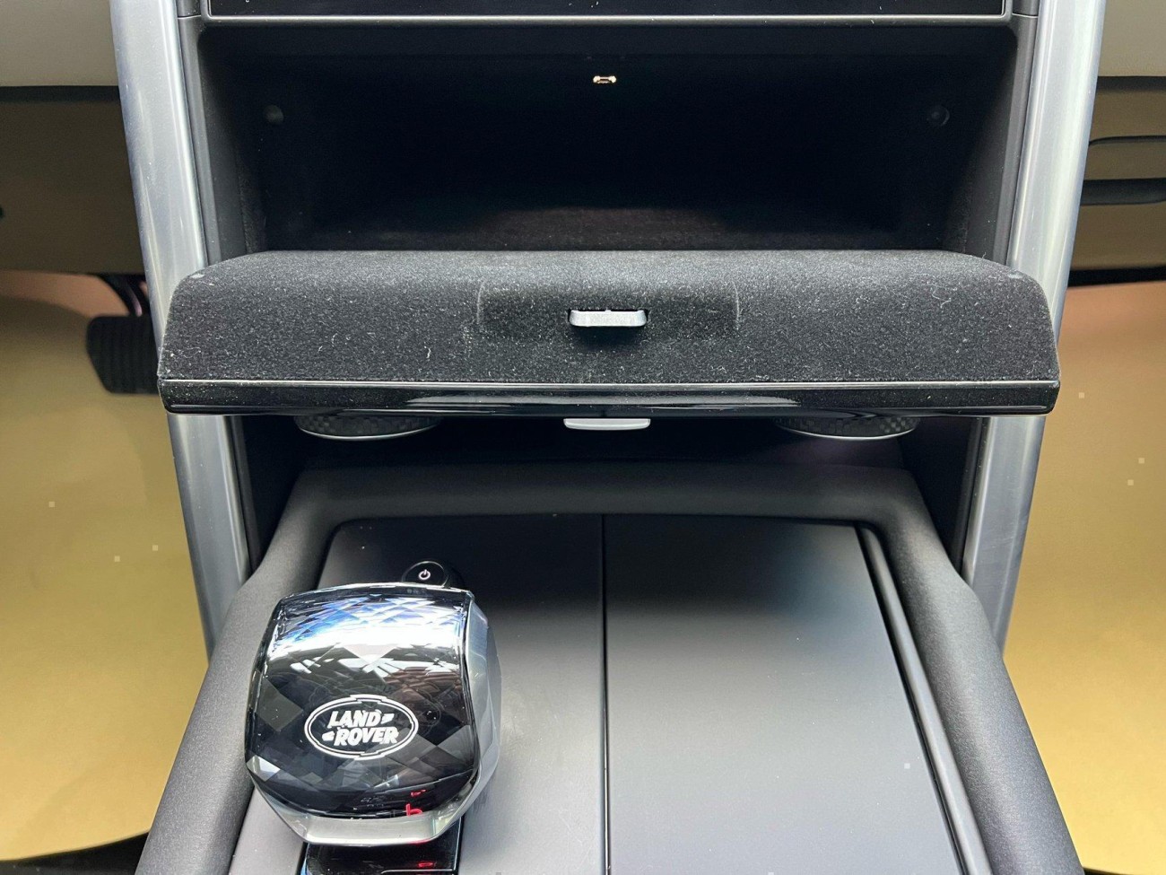 Land Rover Discovery 2024