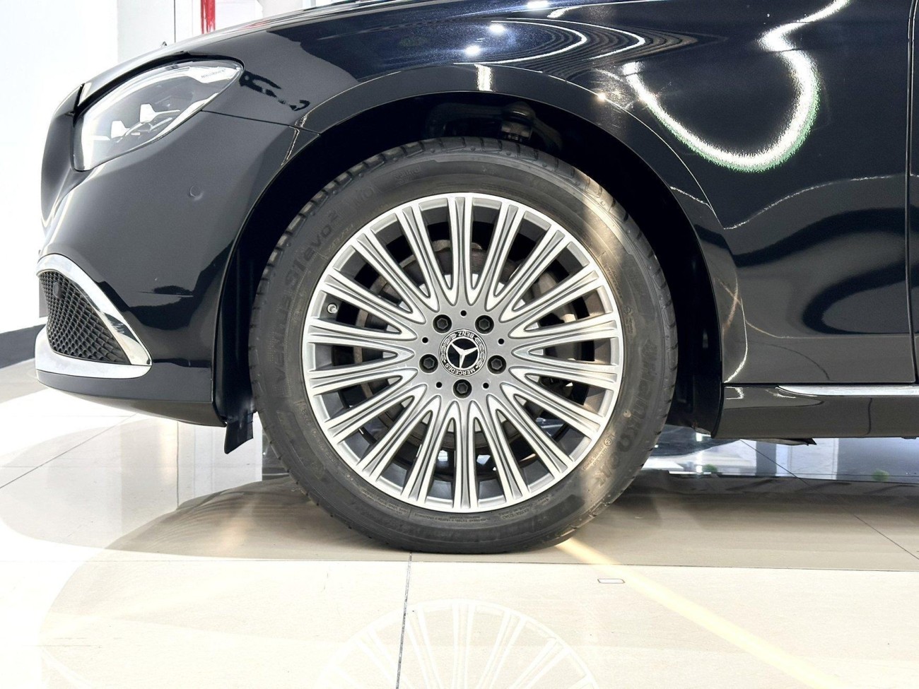 Mercedes-Benz E 300 L 2023