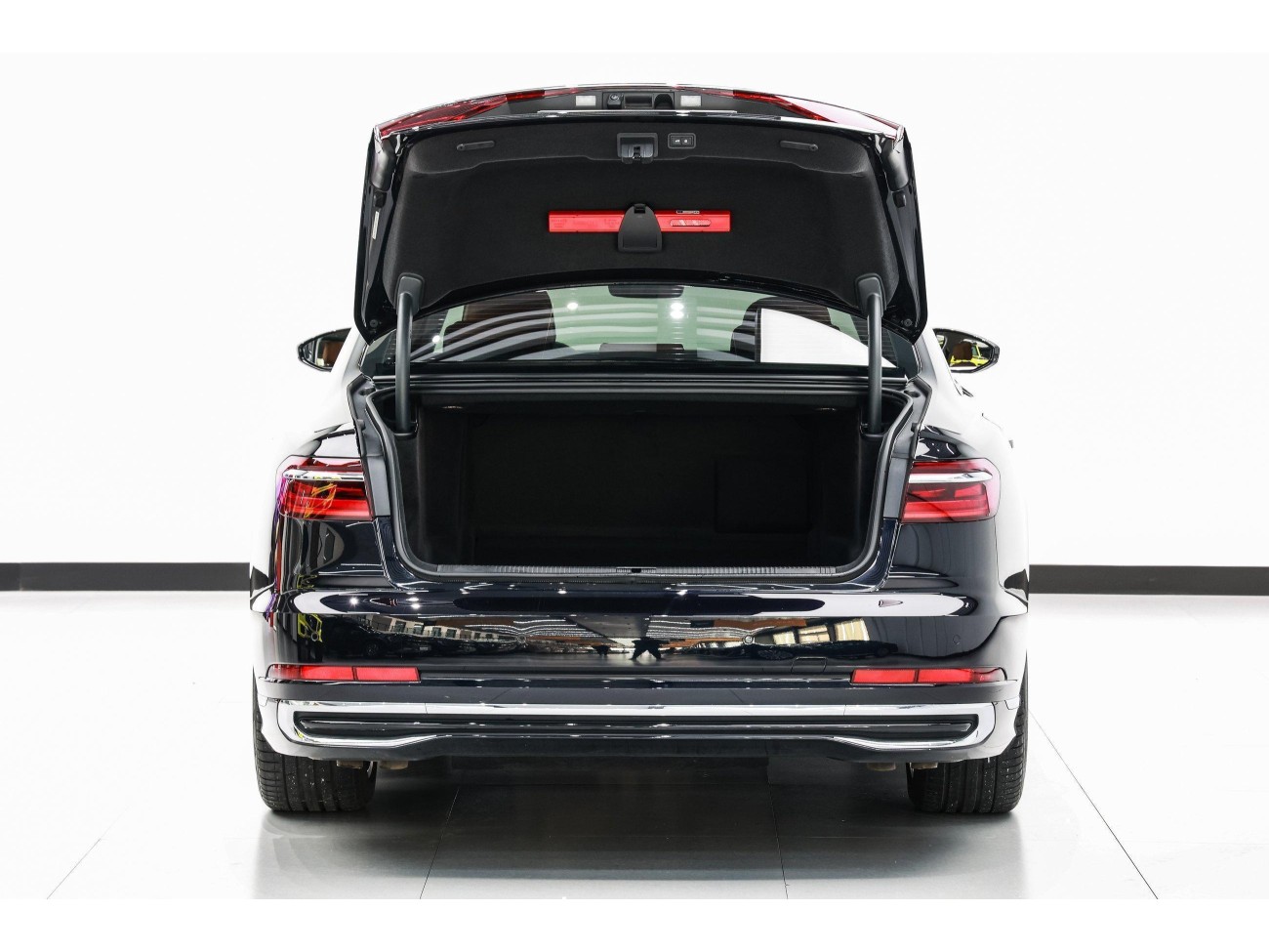 Audi A8L 50 TFSI 2025