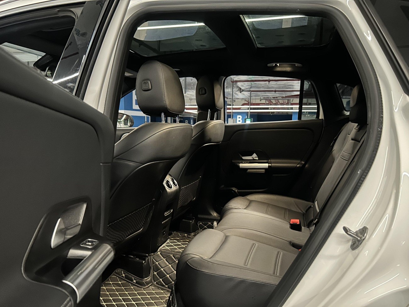 Mercedes-Benz GLA 200 2023