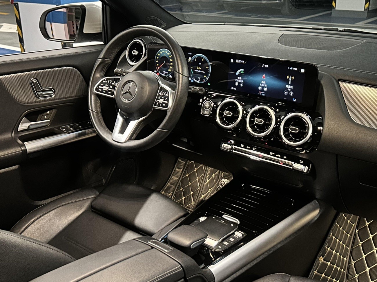 Mercedes-Benz GLA 200 2023