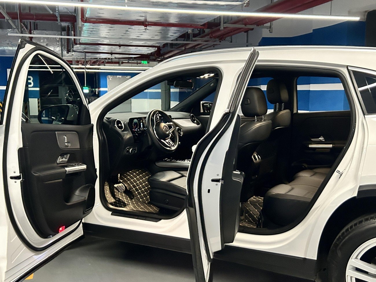 Mercedes-Benz GLA 200 2023