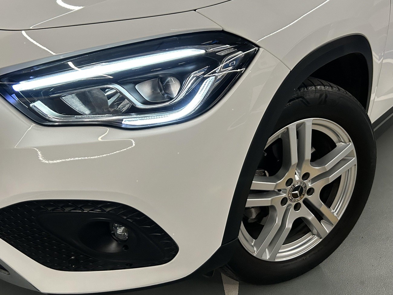 Mercedes-Benz GLA 200 2023