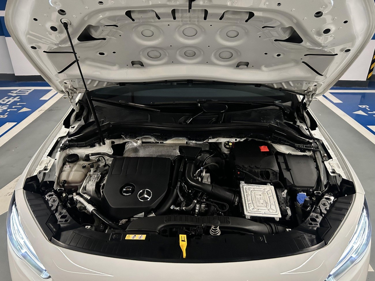 Mercedes-Benz GLA 200 2023