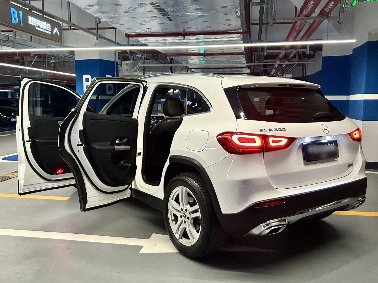 Mercedes-Benz GLA 200 2023