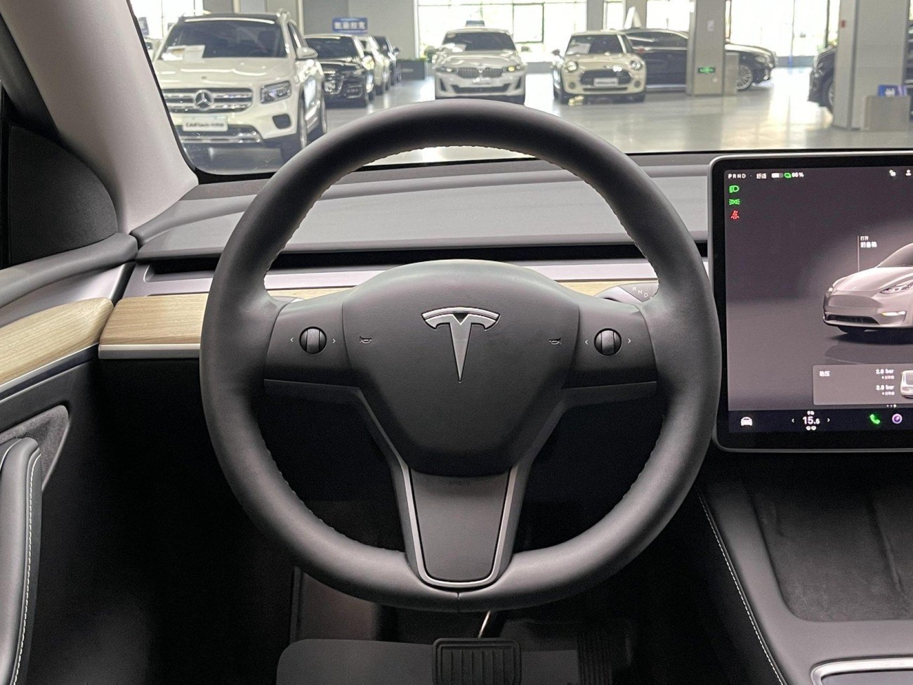 Tesla Model Y 2024