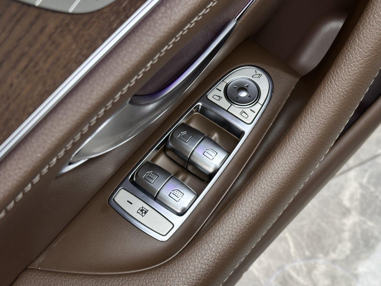 Mercedes-Benz E 300 L 2022