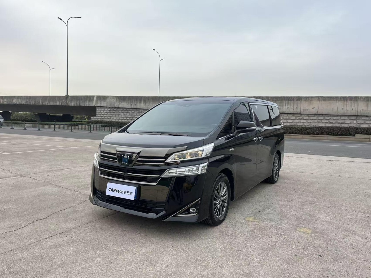 Toyota Vellfire 2023