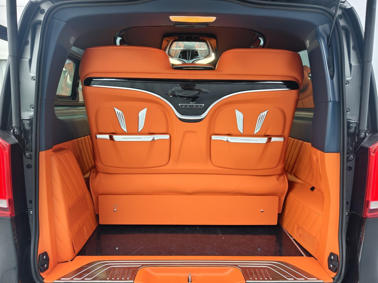 Mercedes-Benz V 2024