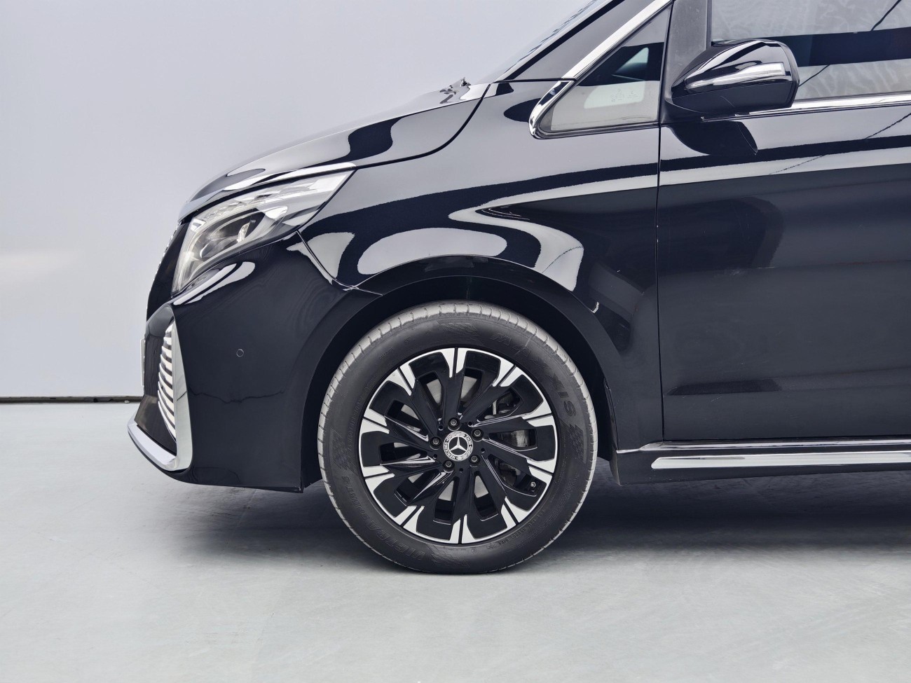 Mercedes-Benz V 2024