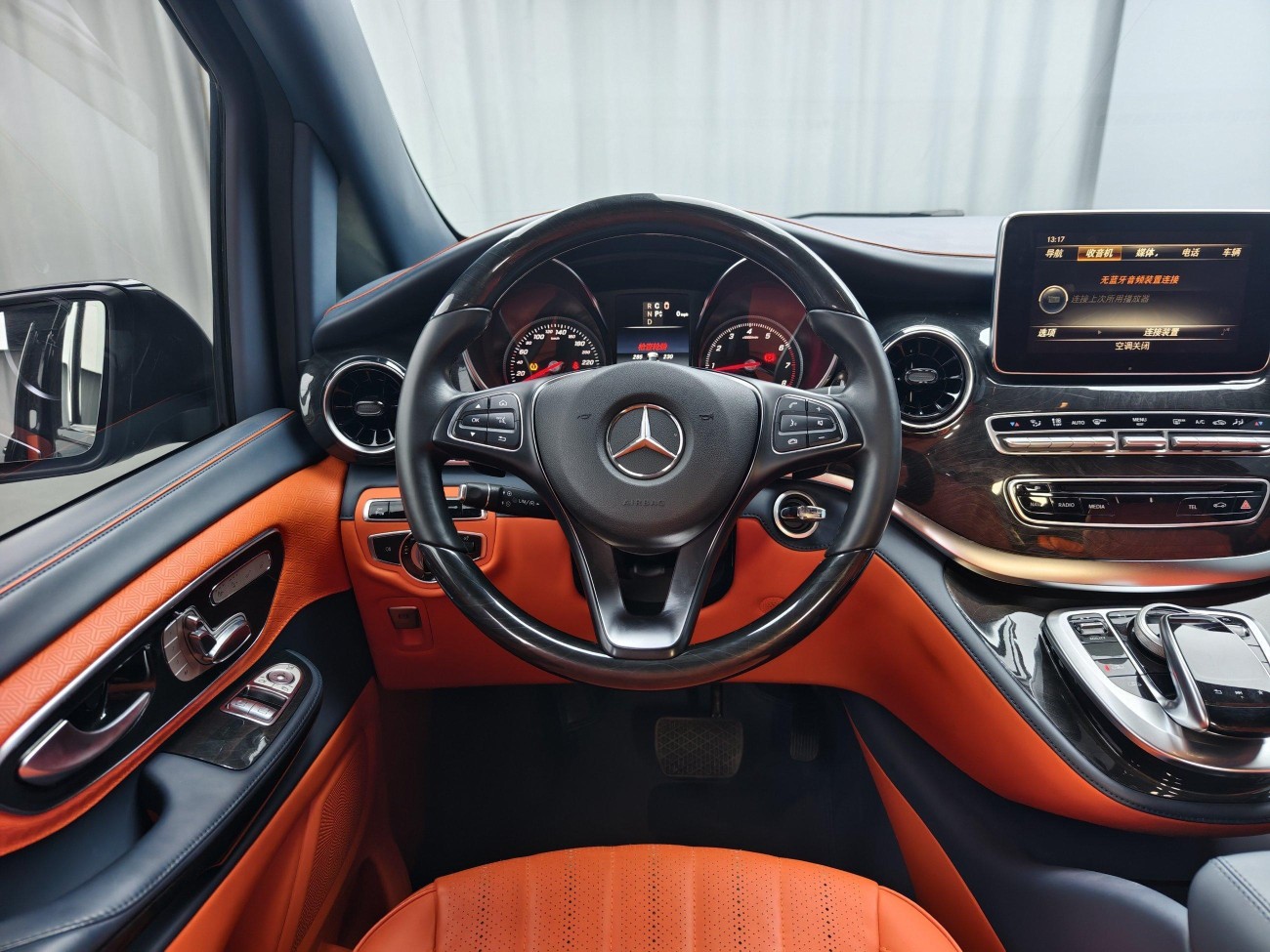 Mercedes-Benz V 2024