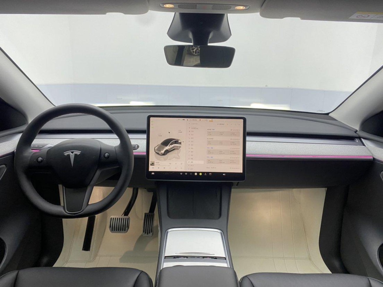 Tesla Model Y 2024