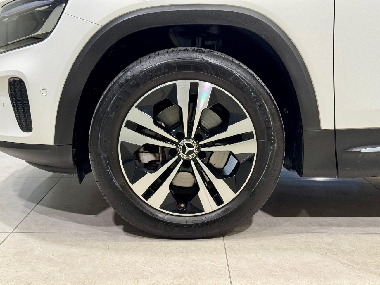 Mercedes-Benz GLB 2025