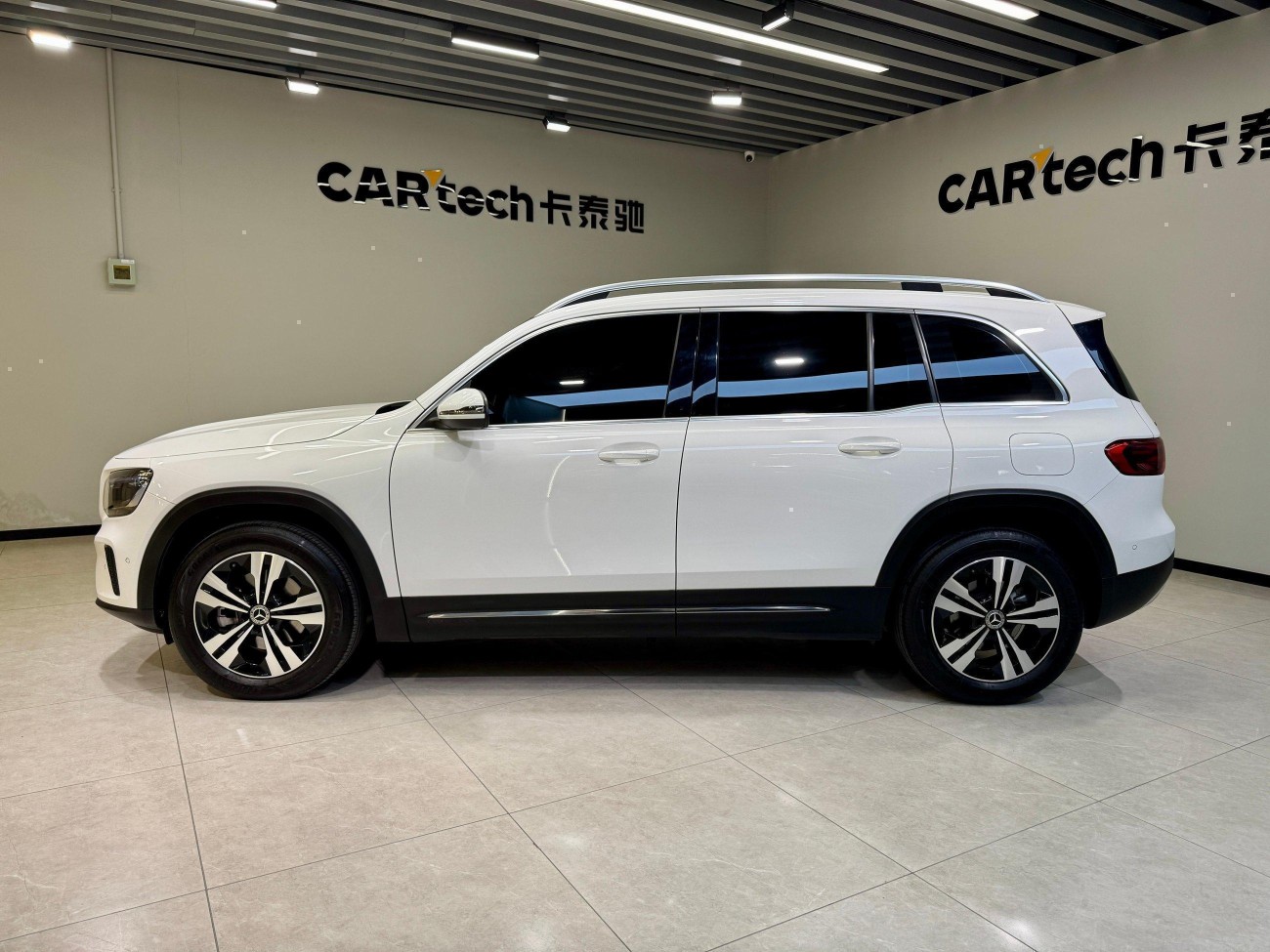 Mercedes-Benz GLB 2025