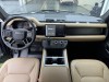 Land Rover Defender 2025