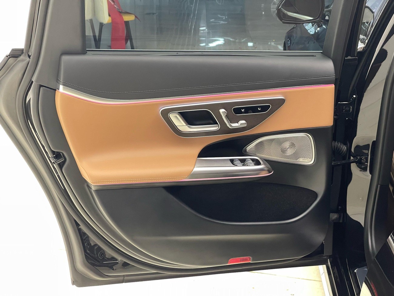 Mercedes-Benz E 300 L 2025