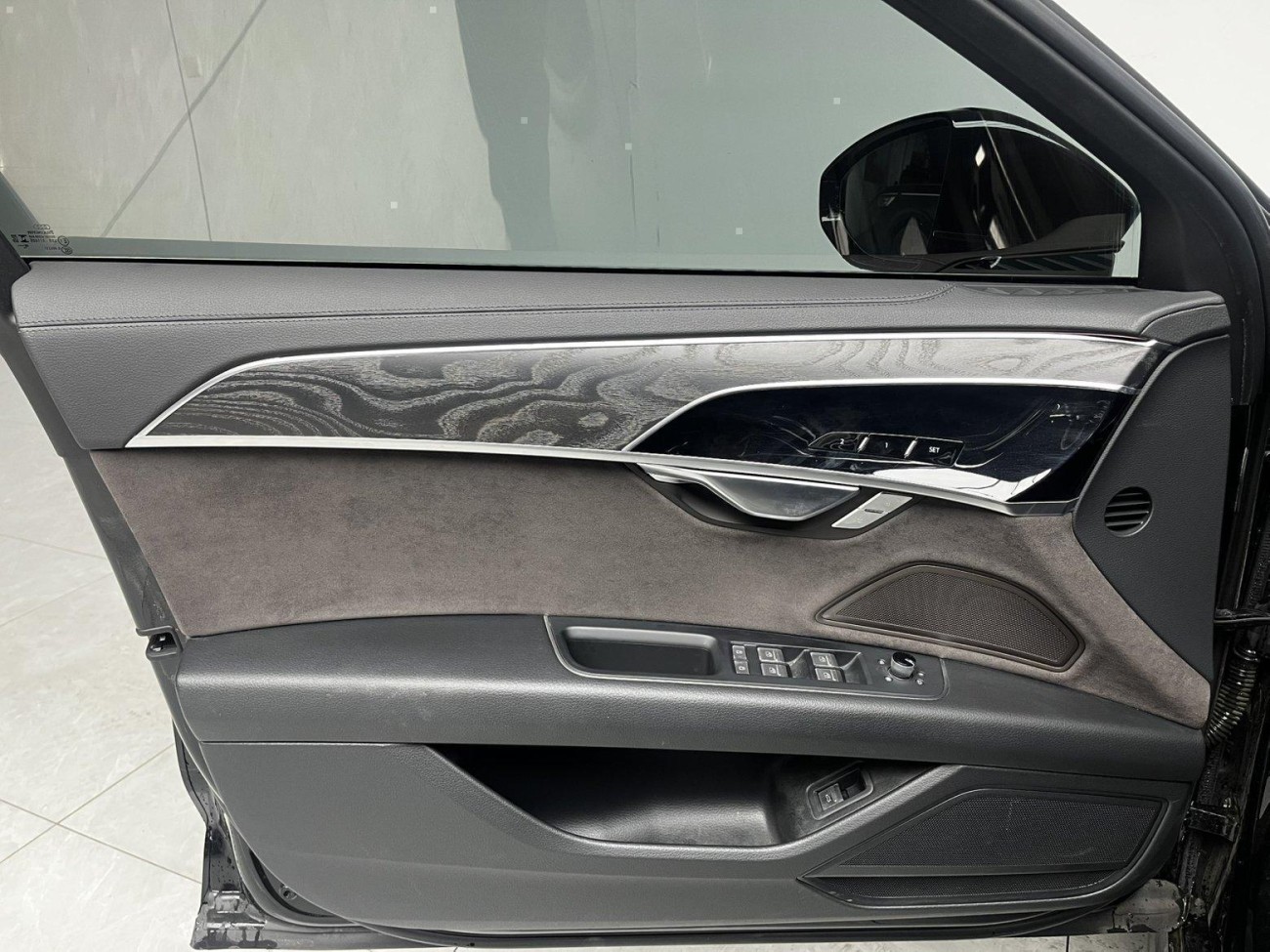 Audi A8L 45 TFSI 2023