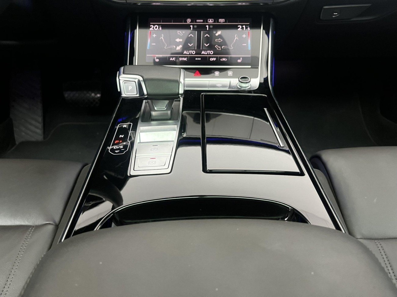 Audi A8L 45 TFSI 2023