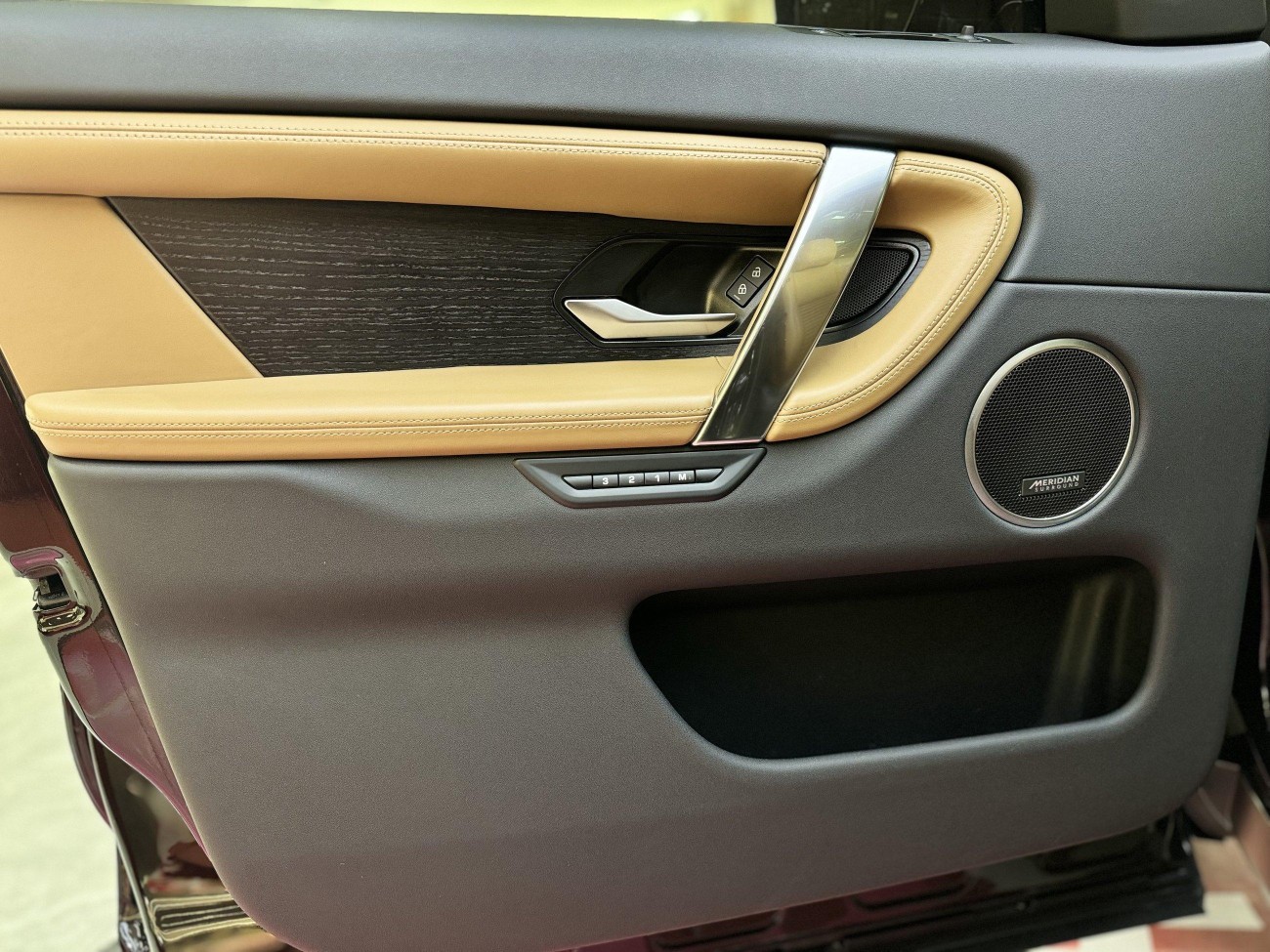 Land Rover Discovery Sport 2024