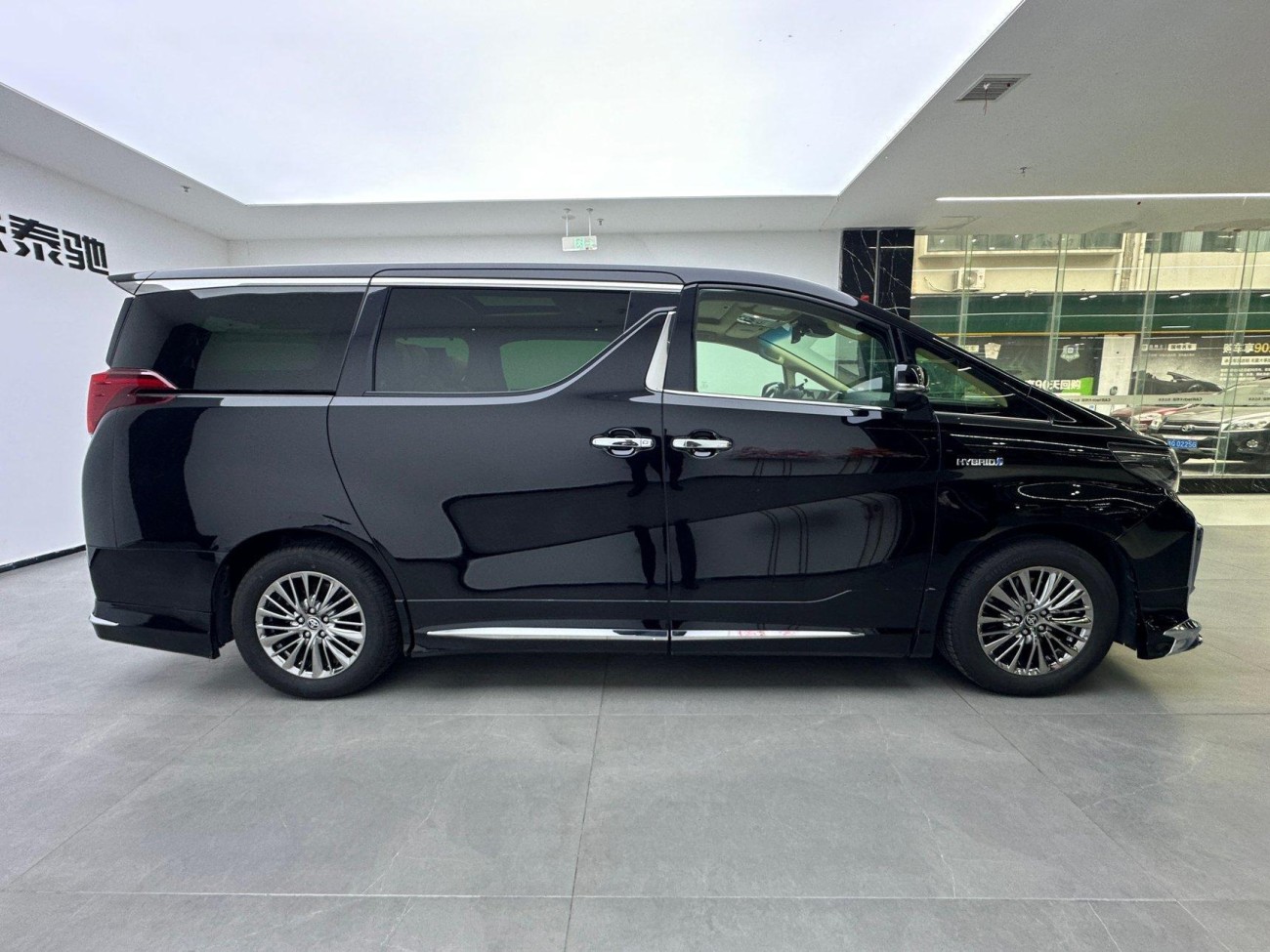Toyota Alphard 2022