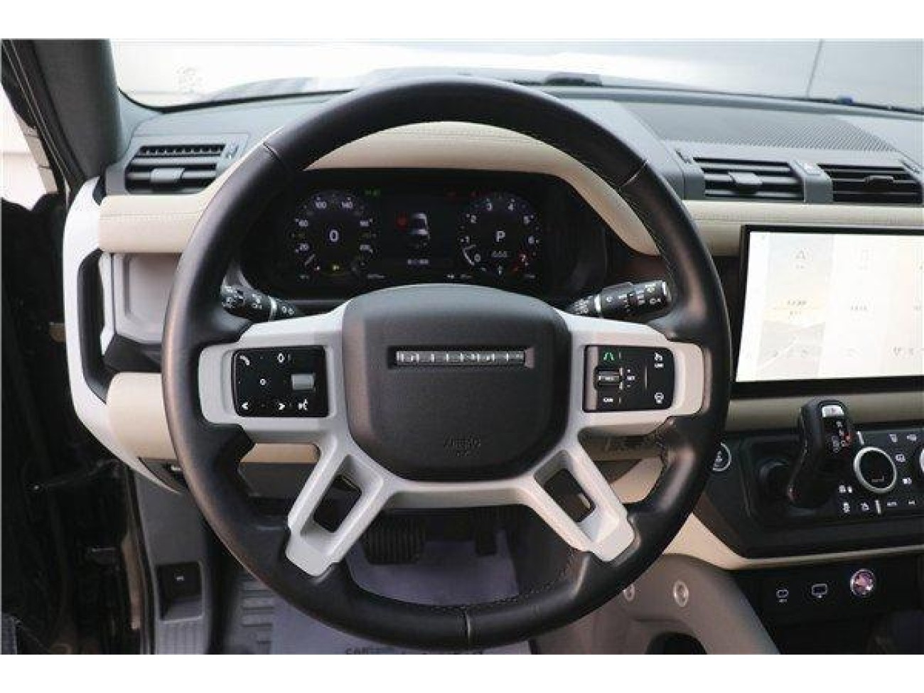 Land Rover Defender 2023