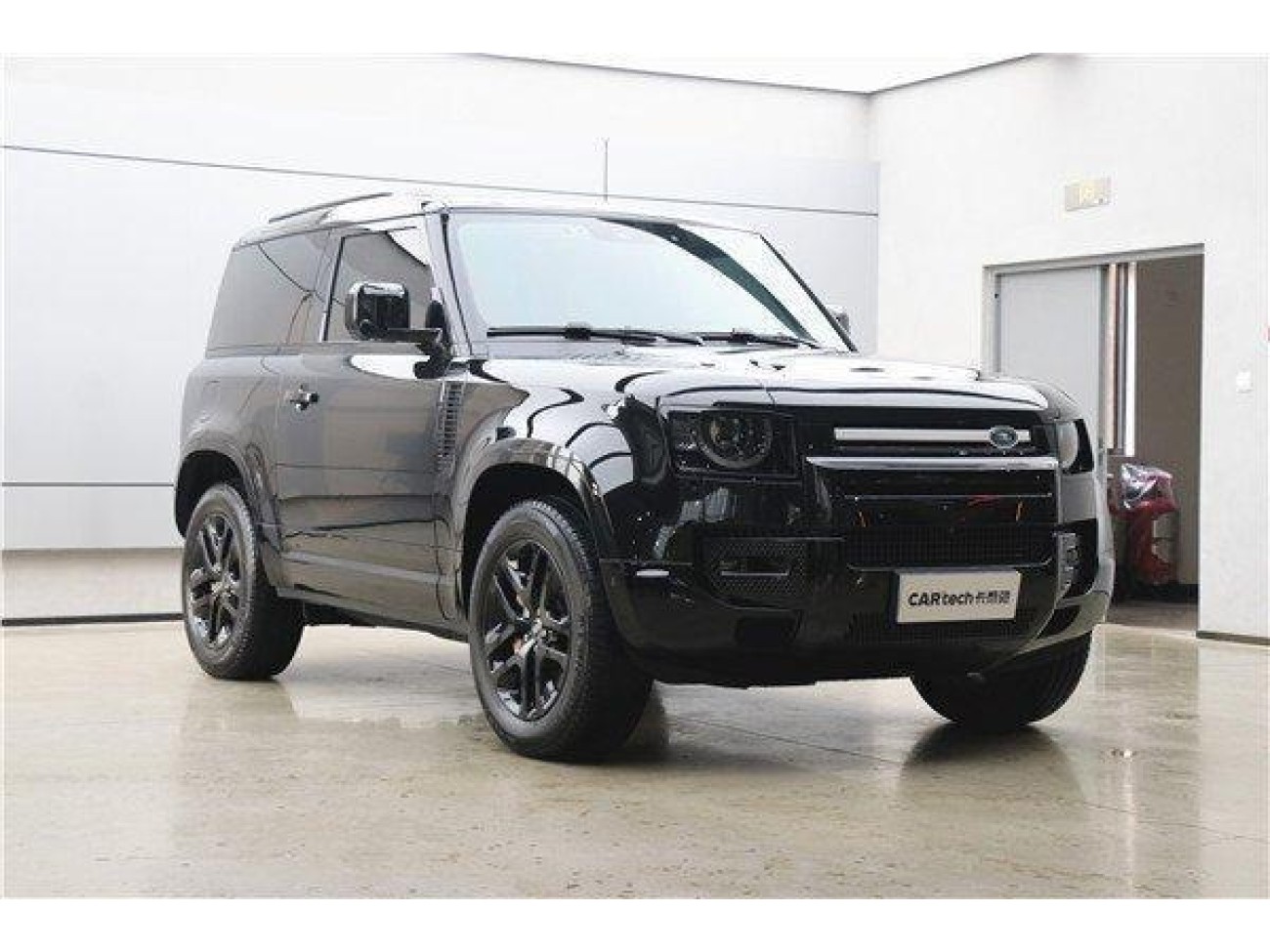 Land Rover Defender 2023