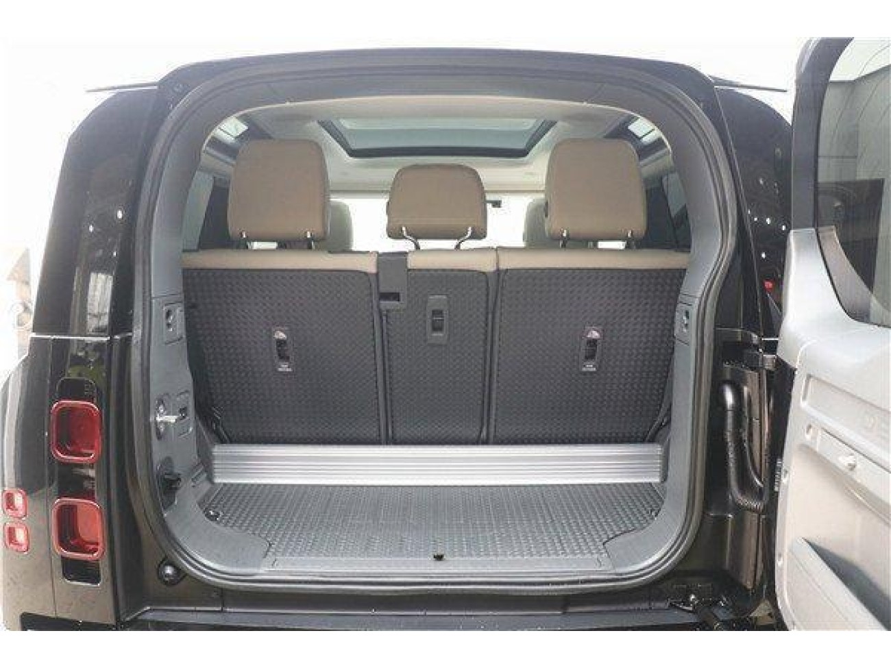 Land Rover Defender 2023