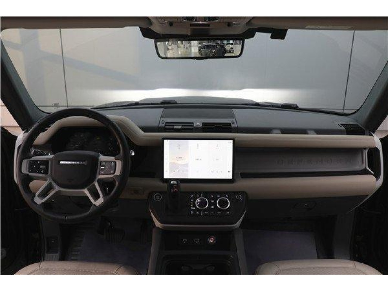 Land Rover Defender 2023