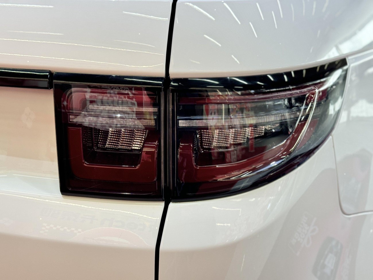 Land Rover Discovery Sport 2021