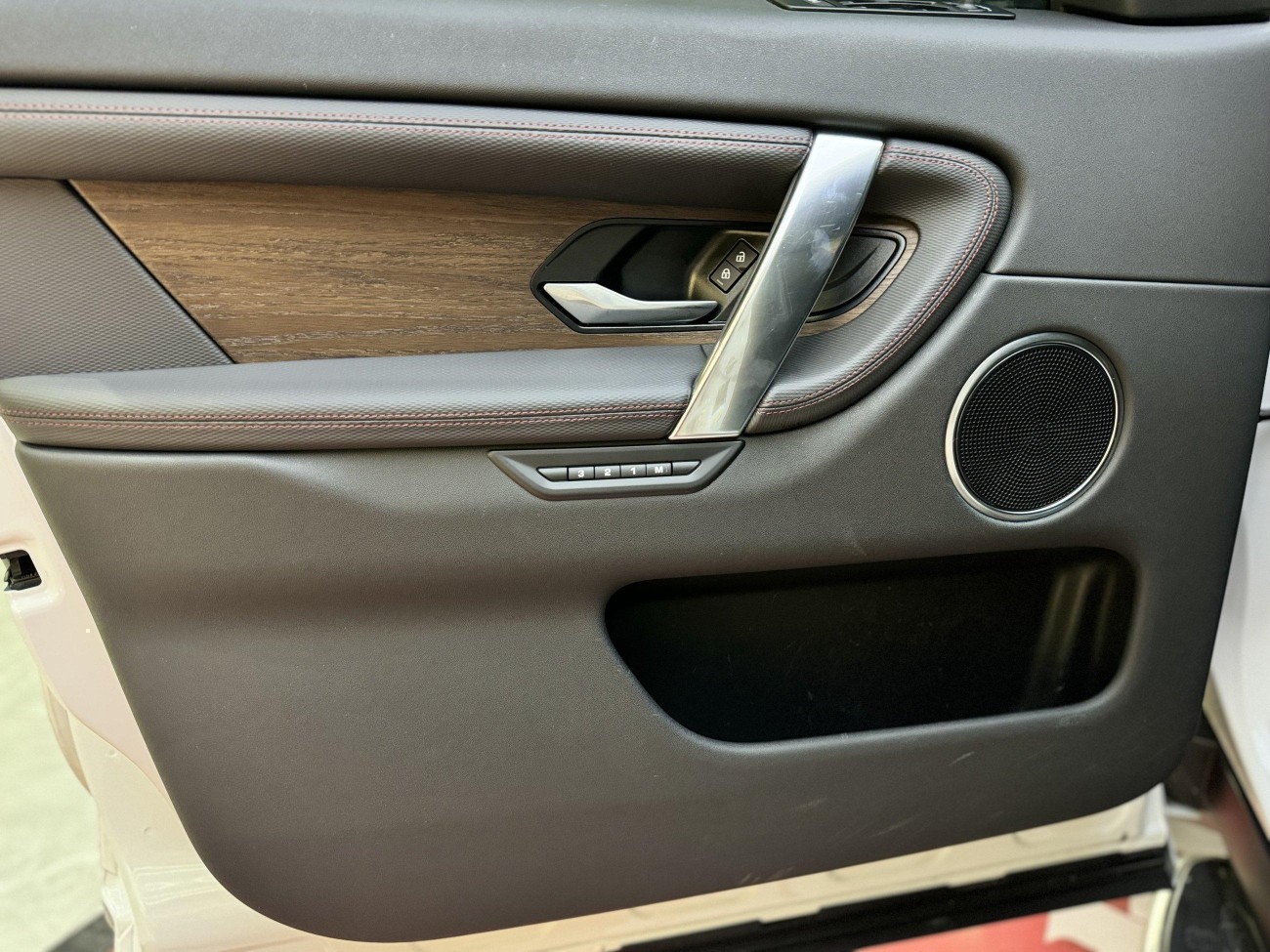 Land Rover Discovery Sport 2021