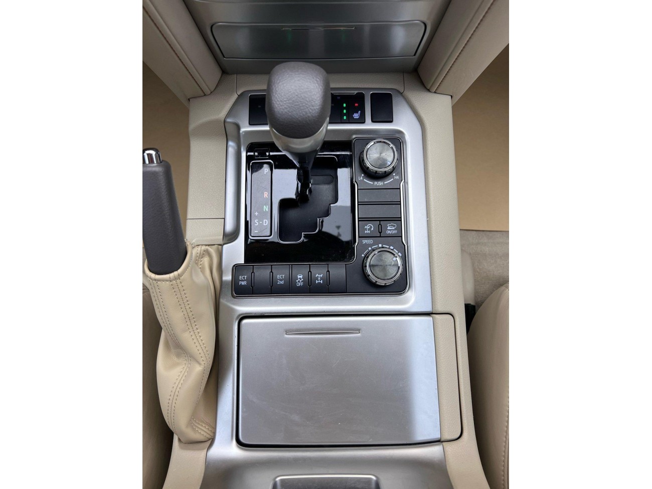 Toyota Land Cruiser 2019