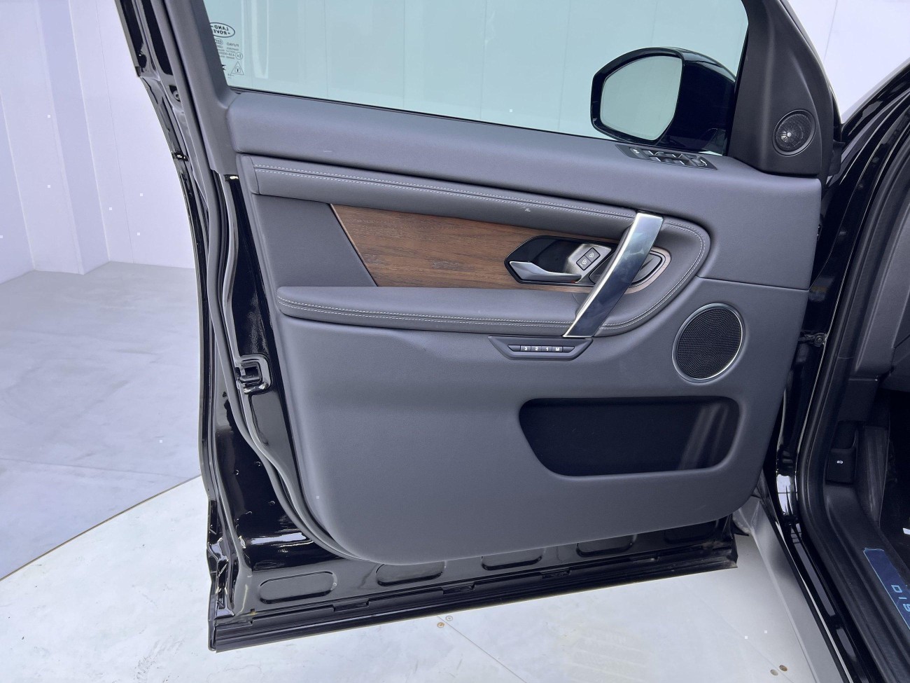 Land Rover Discovery Sport 2024