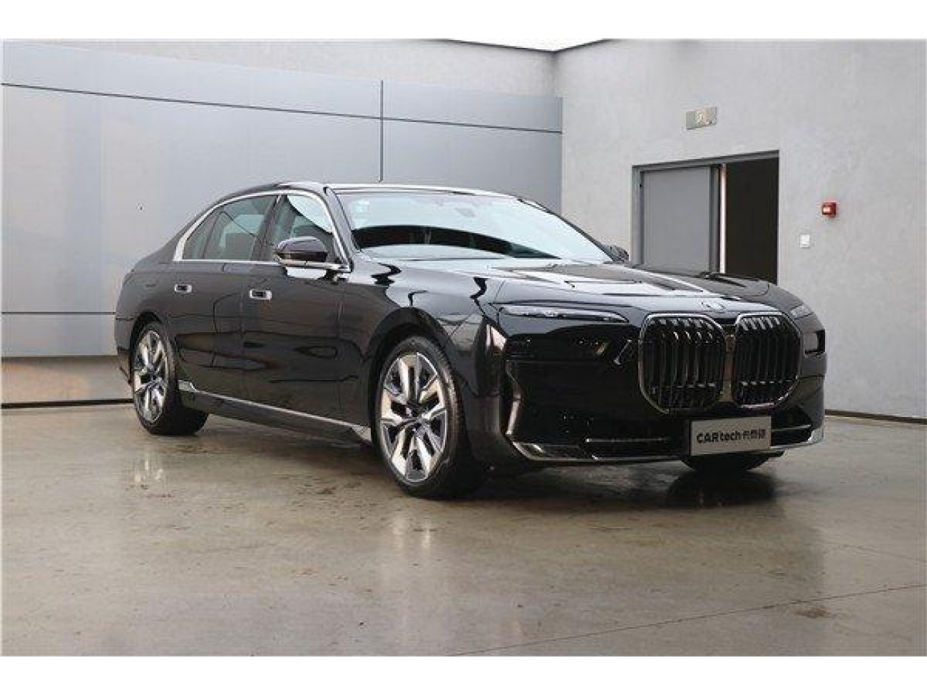 BMW 740Li 2025