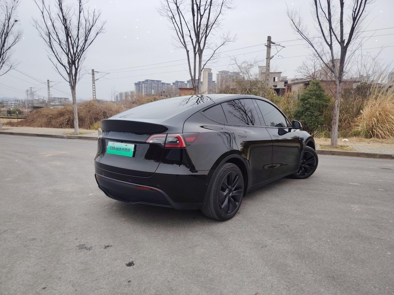 Tesla Model Y 2024
