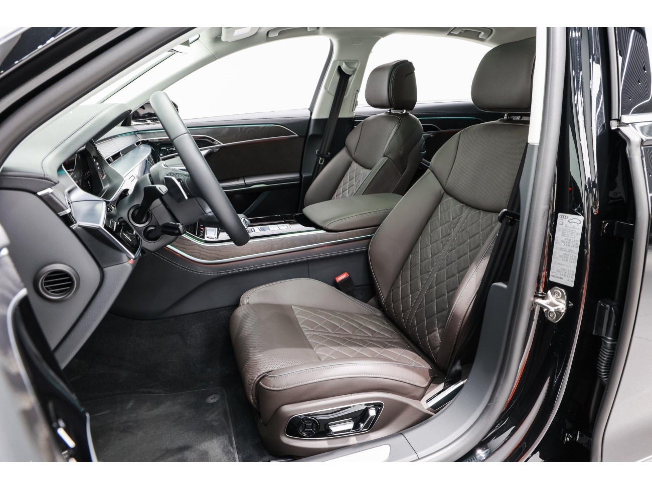 Audi A8L 50 TFSI 2024