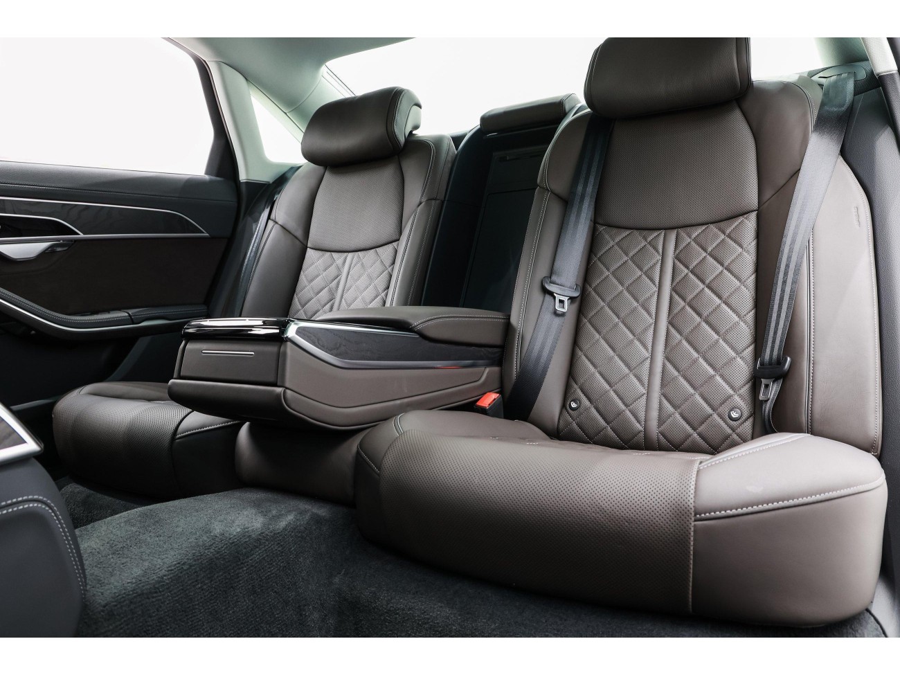 Audi A8L 50 TFSI 2024