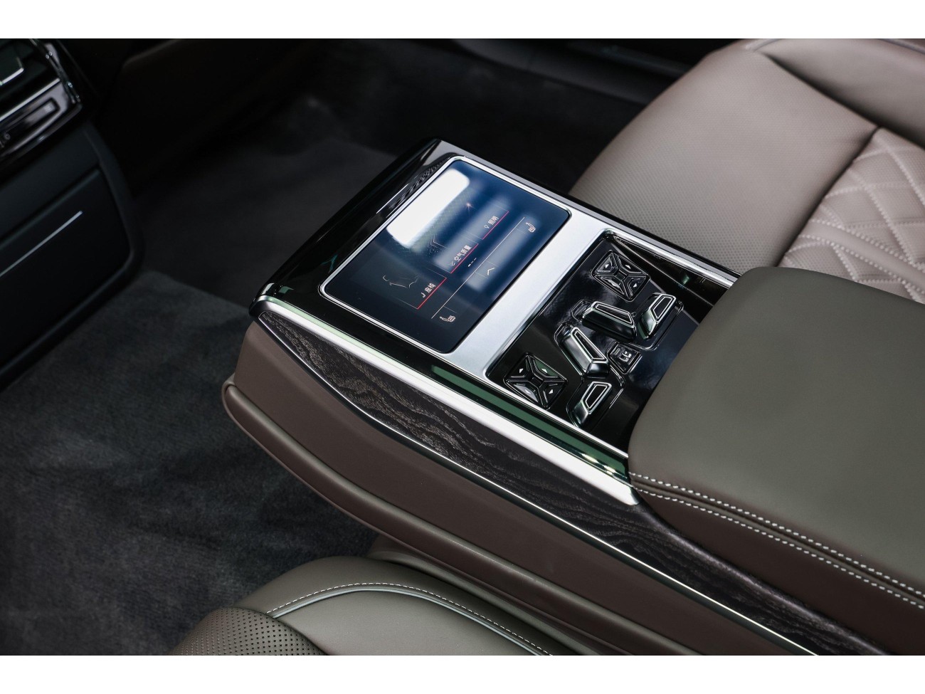 Audi A8L 50 TFSI 2024