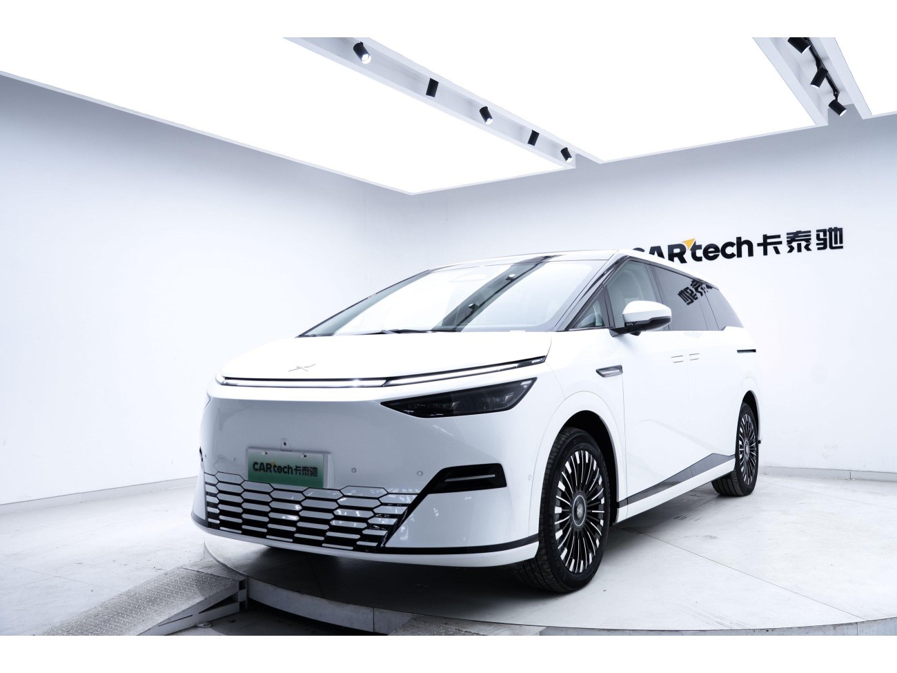 Xpeng X9 2025