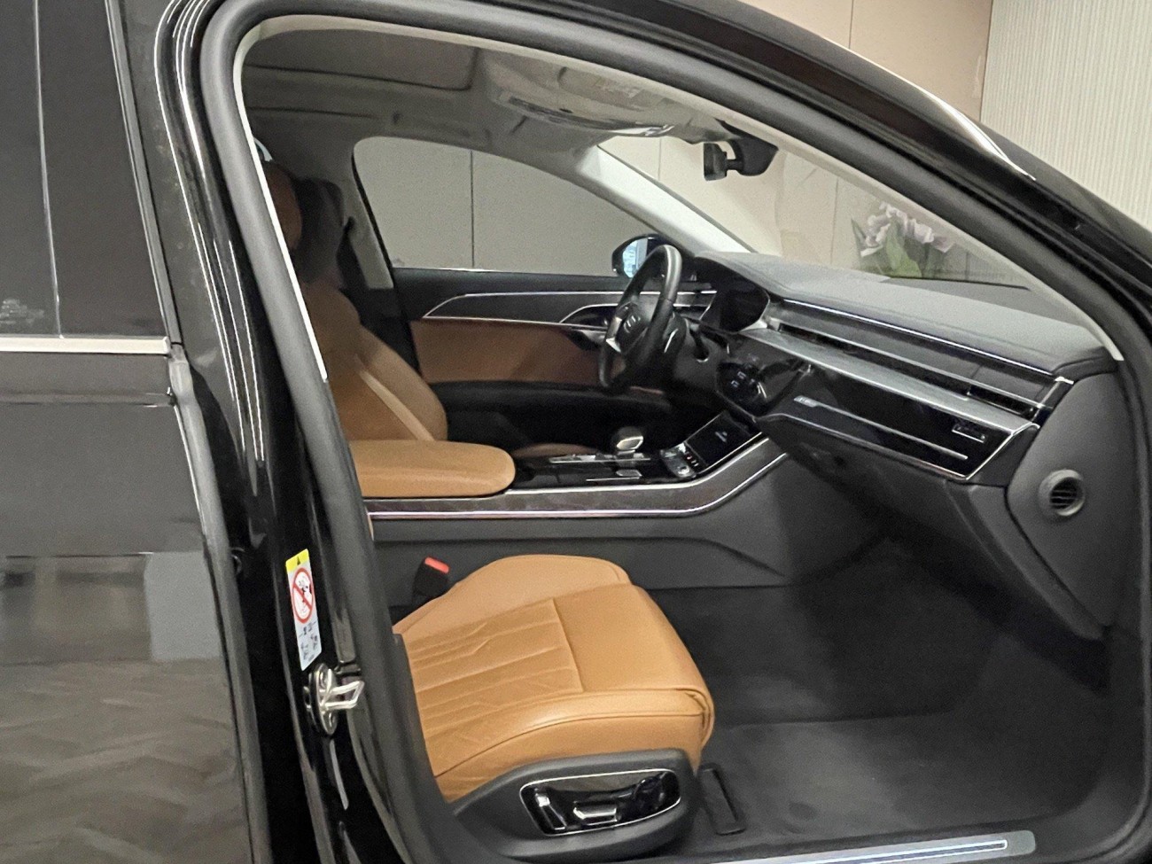 Audi A8L 45 TFSI 2023